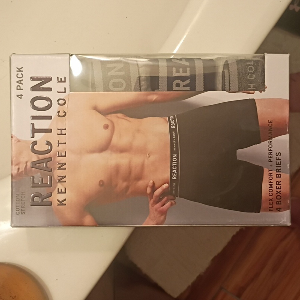 Kenneth Cole Reaction Men's Boxer Briefs 4 Pack - 95% Cotton